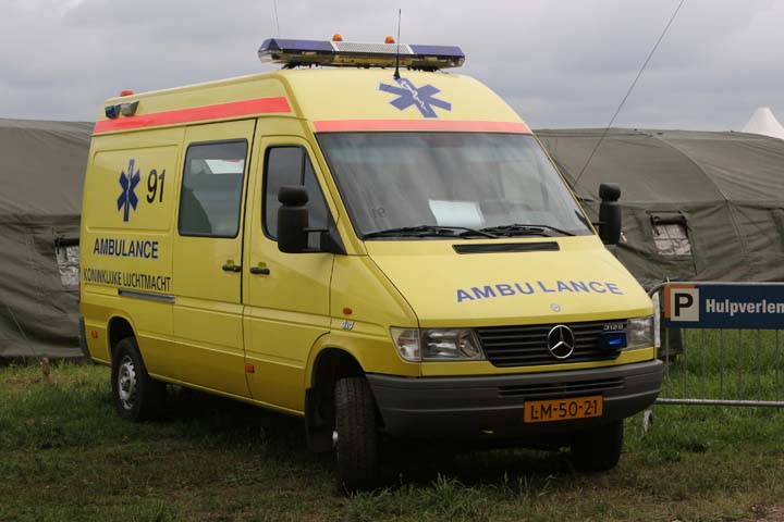 Koninklijke Luchtmacht Mercedes ambulance