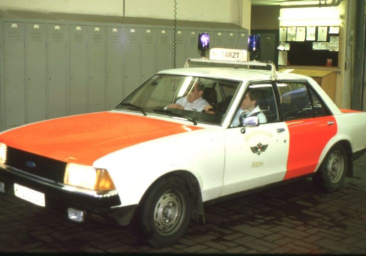 Ford (Taunus?) medical car
