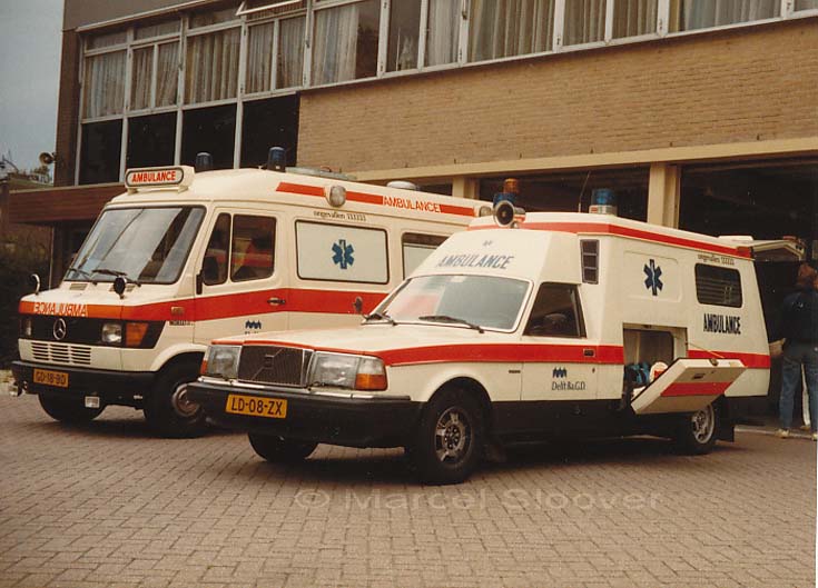 Ambulances Delft Volvo and Mercedes