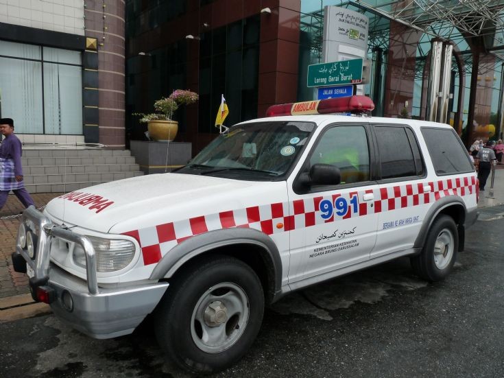 Ford Explorer ambulance