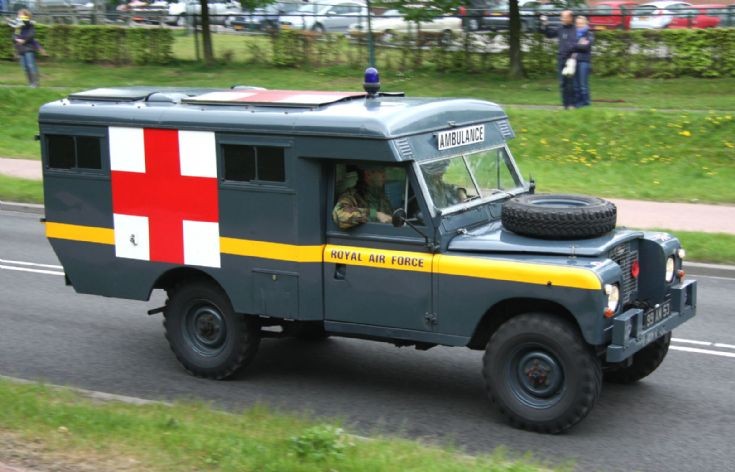 How To Model A 1/35 RAF LAND ROVER AMBULANCE? - AFV Cold War ...