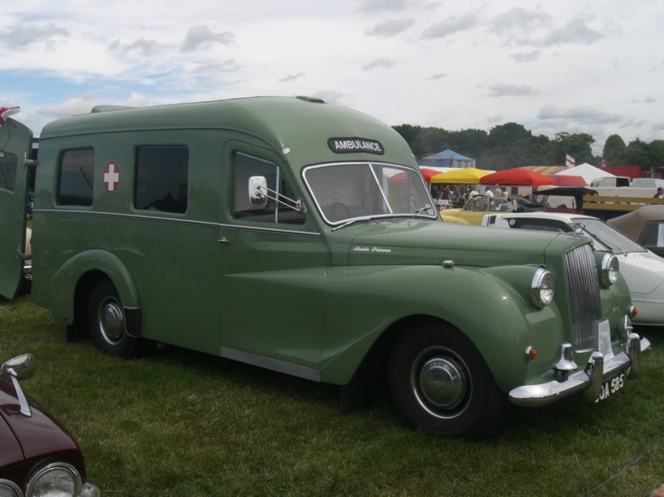 Austin Princess This old ambulance is in superb condition it still smells 