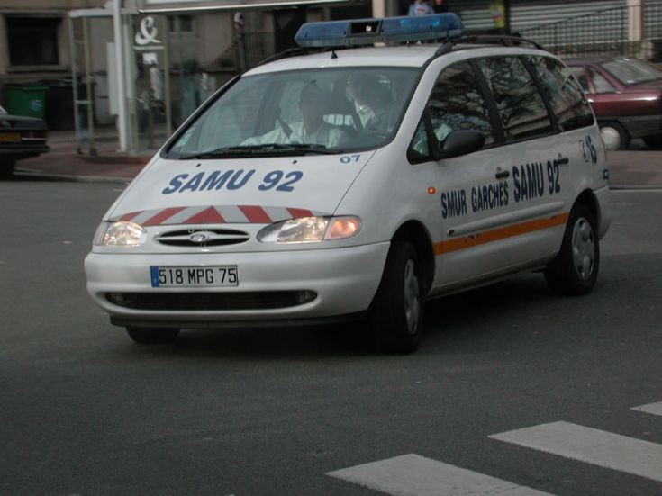 SAMU 92's Ford.