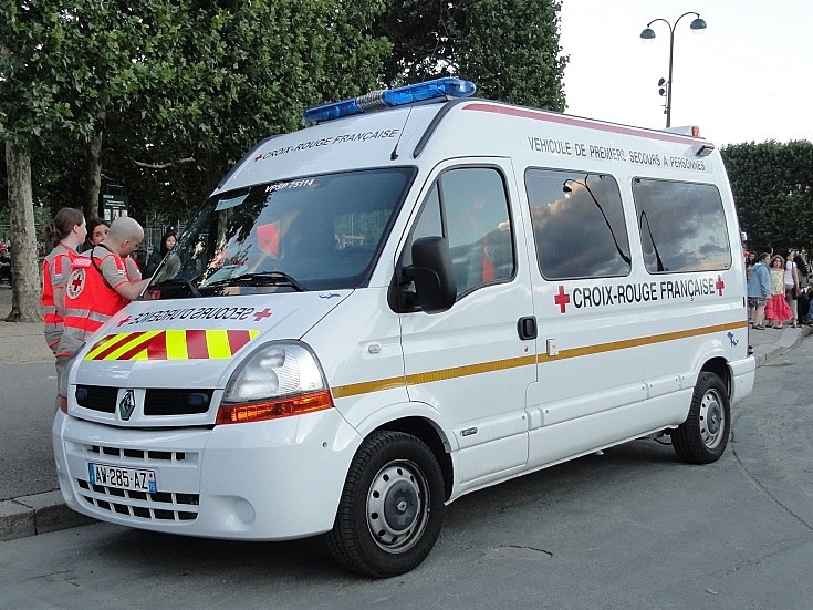 Renault Red Cross Paris 