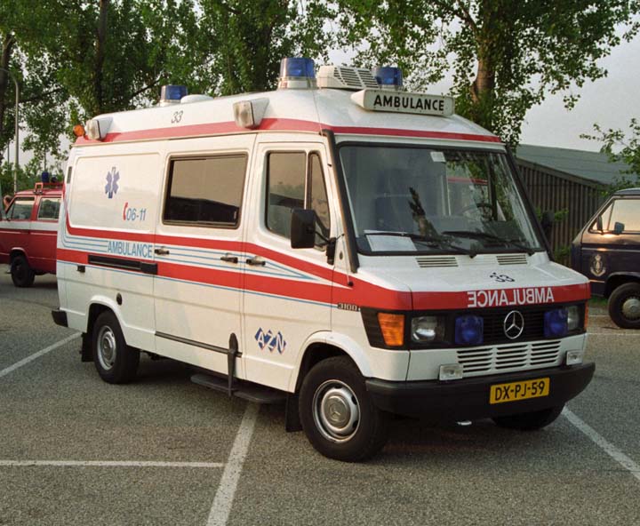AZN Mercedes Benz 310D Ambulance