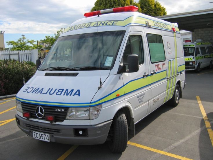 New Zealand Mercedes ZC6974