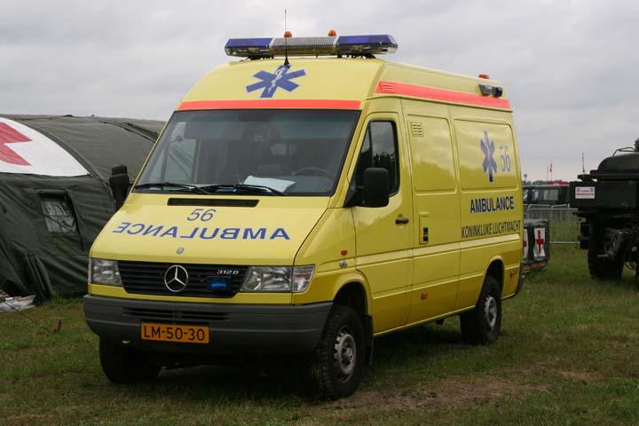 Koninklijke Luchtmacht Mercedes ambulance