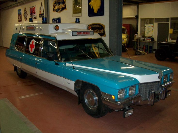Classic Cadillac ambulance I send you a pic of my CADILLAC 1974 